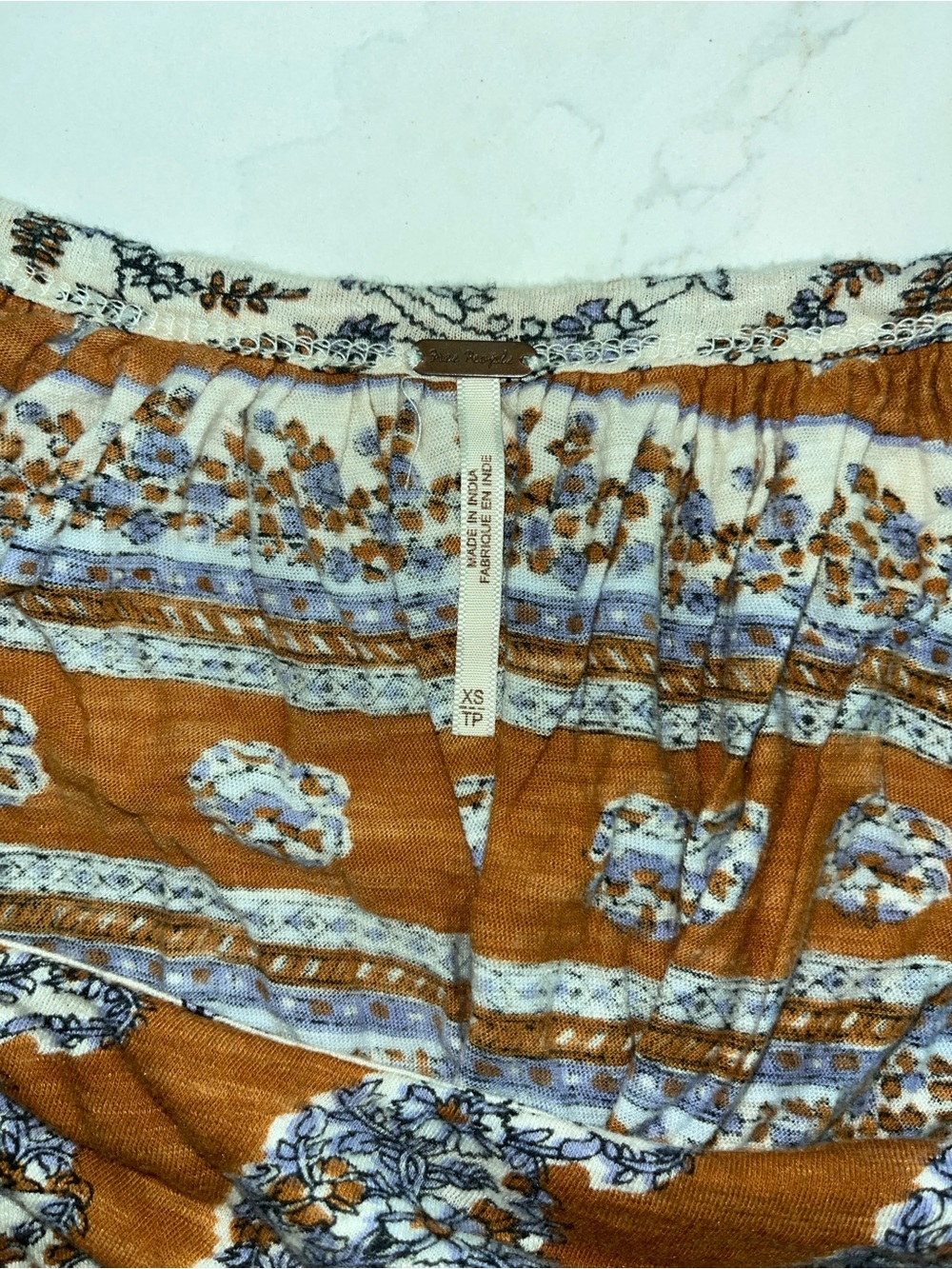 Free People Boho Printed Short Sleeve Top XS Flowy Peasant Blouse Orange Tones - Picture 2 of 4
